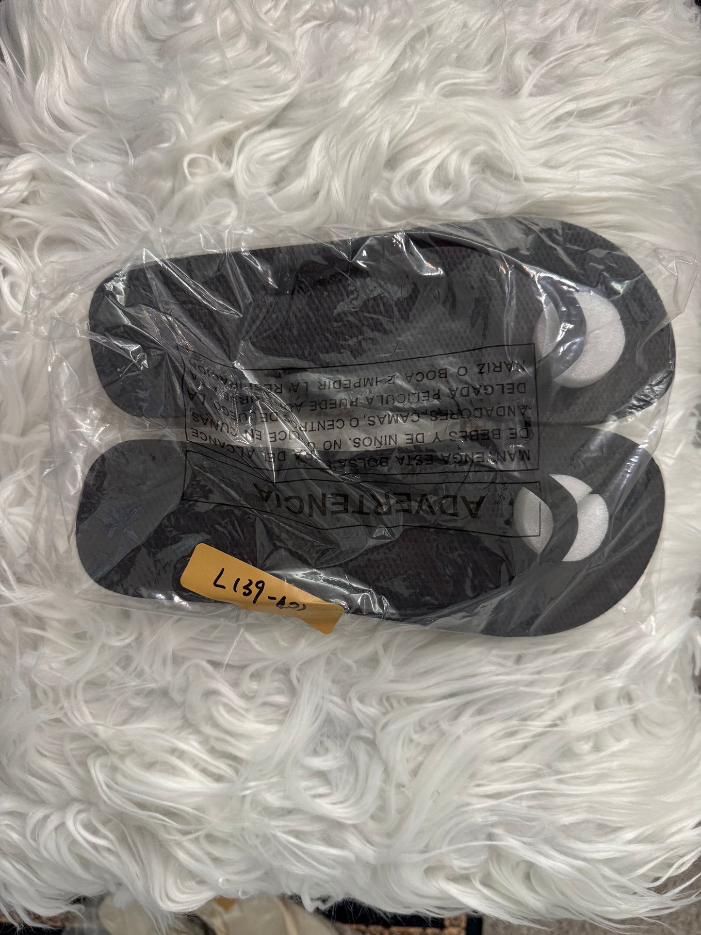 Black Hotel Room Slip-on Slippers -Large [Lg]