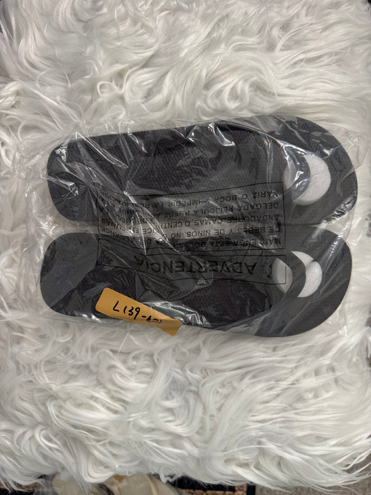 Black Hotel Room Slip-on Slippers -Large [Lg]