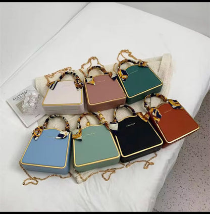 Trendy Flat Womens Purses