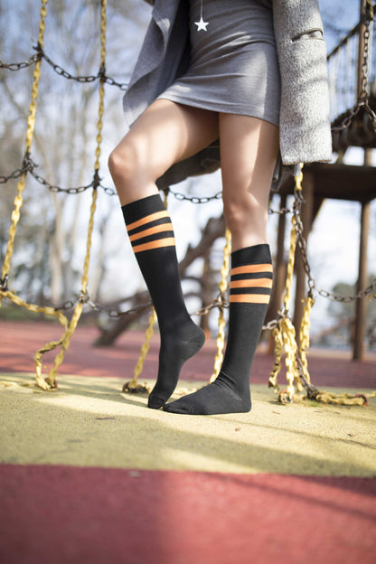 Women's Black Pumpkin Stripe Knee High Socks