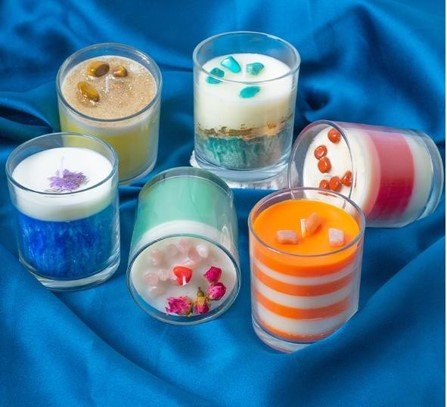 layered rendering scented candle