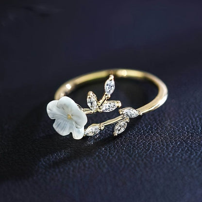 Creative Flower Leaf Shape Ring Simple Wedding Engagement Cocktail